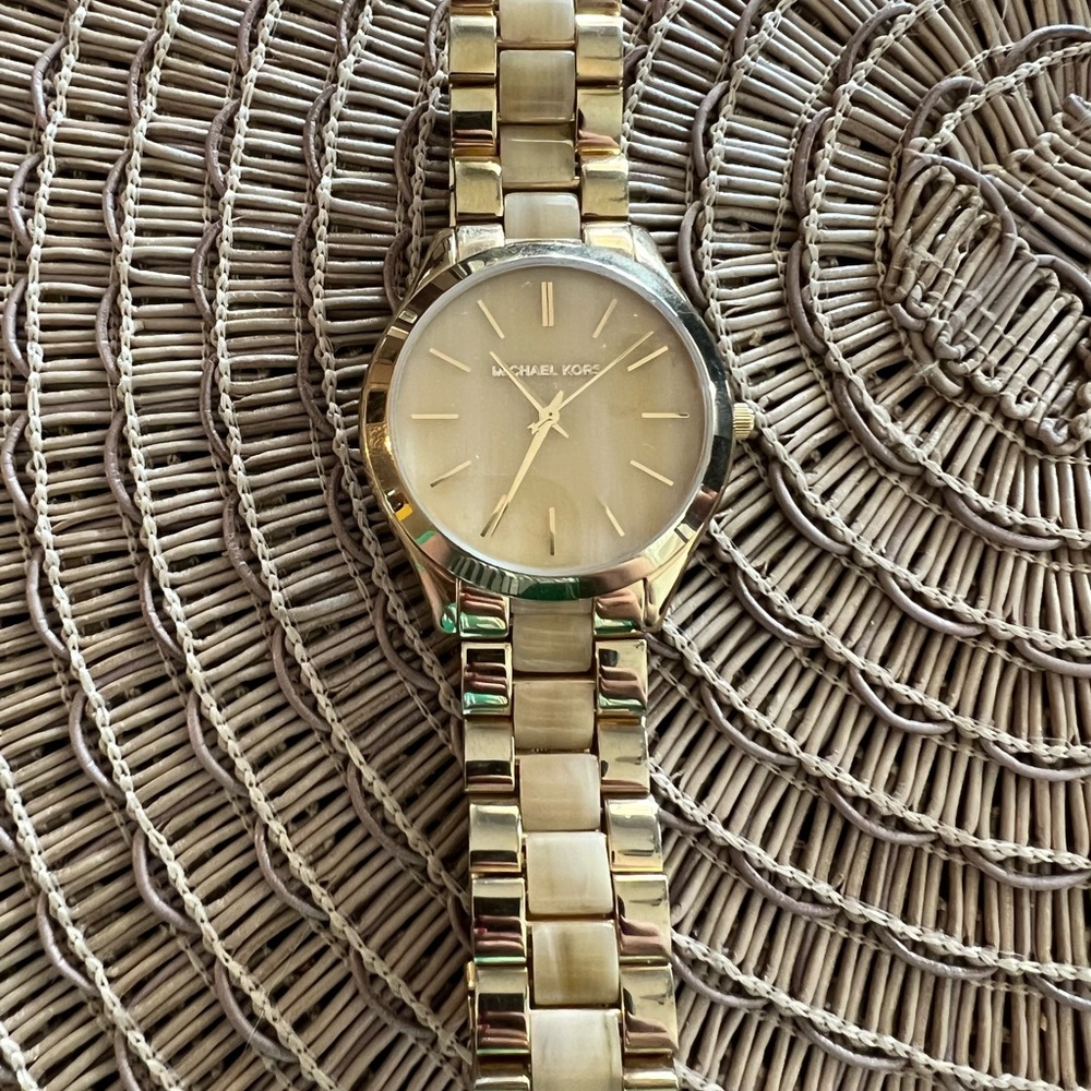 Michael Kors Gold Watch - Picture 4 of 8